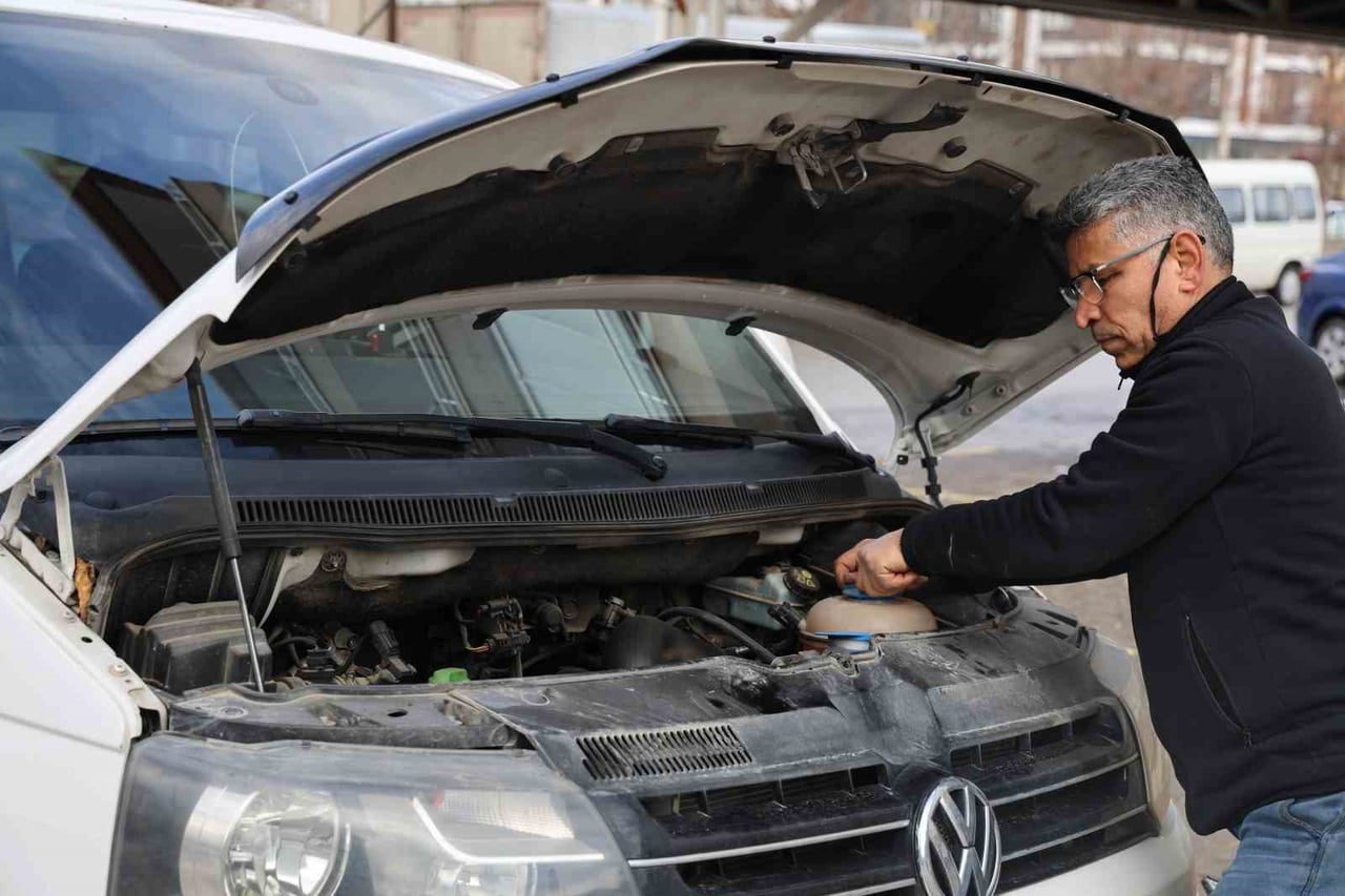 KIRŞEHİR’DE OCAK AYINDA ETKİLİ OLAN SOĞUK HAVA NEDENİYLE OTO MARKETLERDE EN ÇOK ANTİFRİZ VE CAM...