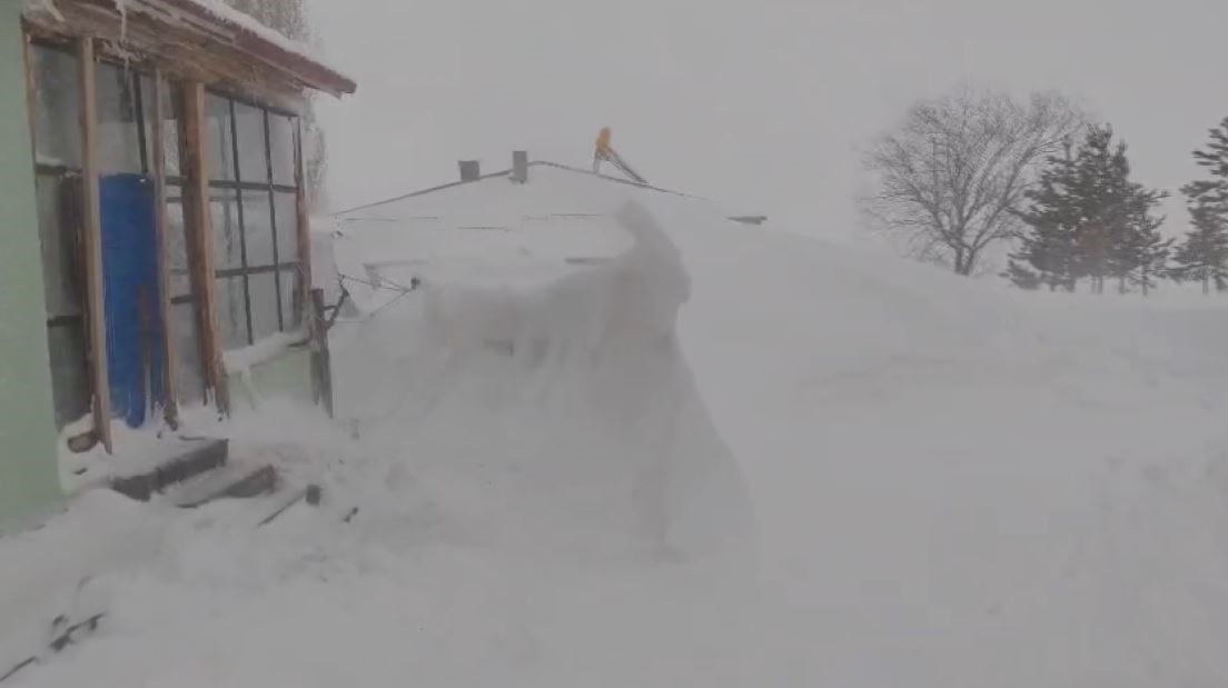 KIŞ AYLARININ EN SERT GEÇTİĞİ İLLERDEN BİRİSİ OLAN SİVAS’TA KAR VE TİPİ ETKİLİ OLDU. ALTINYAYLA...