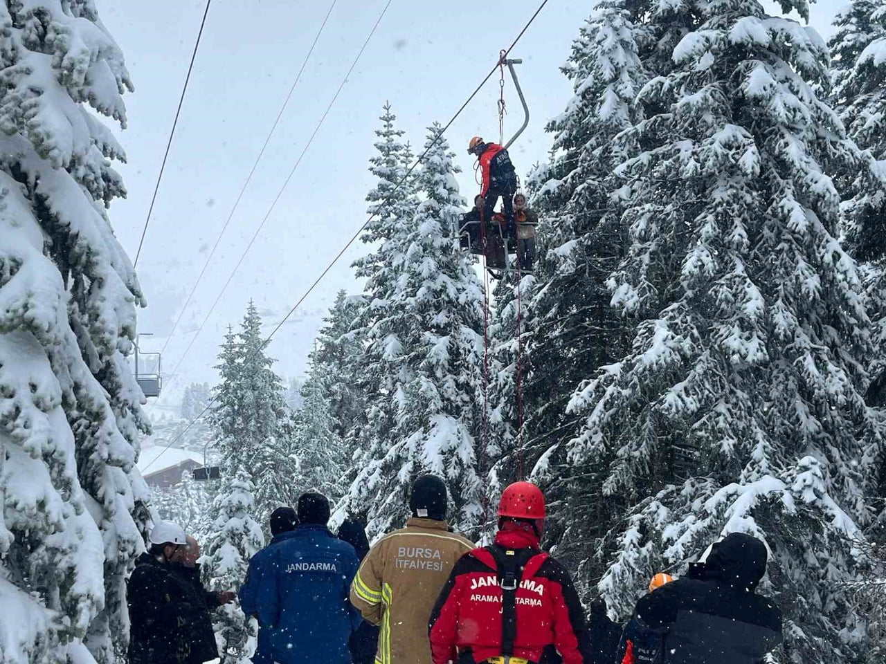 KIŞ TURİZMİNİN MERKEZİ ULUDAĞ'DAKİ BİRİNCİ OTELLER BÖLGESİNDE FAALİYET GÖSTEREN FAHRİ OTEL...