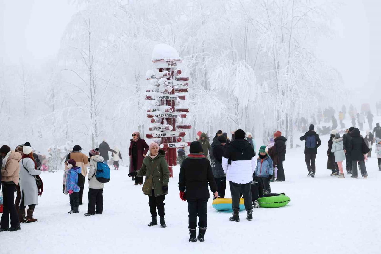 KOCAELİ'DE KIŞ TURİZMİNİN ÖNEMLİ MERKEZLERİNDEN KUZUYAYLA TABİAT PARKI, YARIYIL TATİLİNDE KARIN...