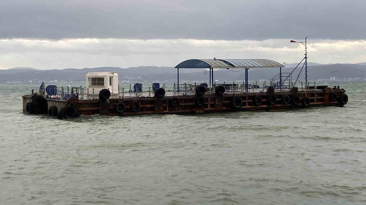 KOCAELİ'NİN GEBZE İLÇESİ ESKİHİSAR İLE YALOVA'NIN TOPÇULAR HATTI ARASINDA ULAŞIMI SAĞLAYAN ARABALI...