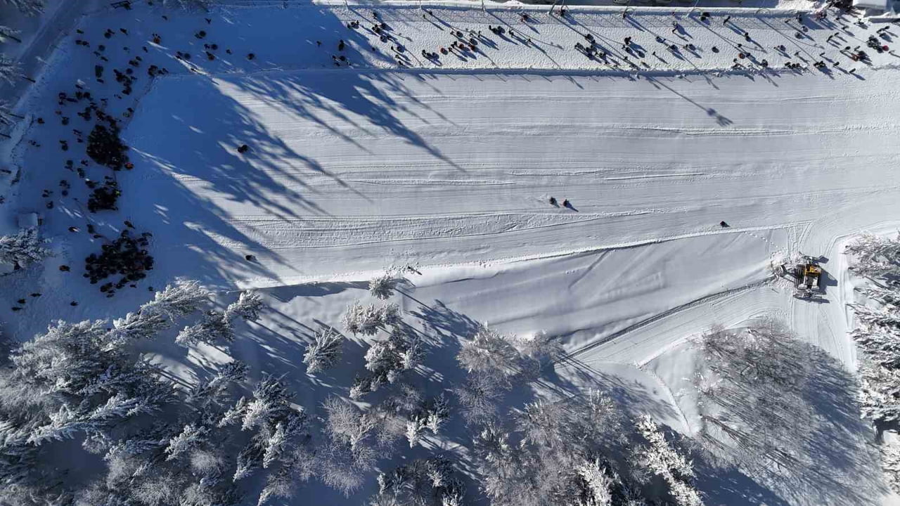 KOCAELİ'NİN KIŞ TURİZM MERKEZİ KARTEPE, YAKLAŞIK 10 GÜNDÜR ETKİLİ OLAN KAR YAĞIŞININ ARDINDAN...