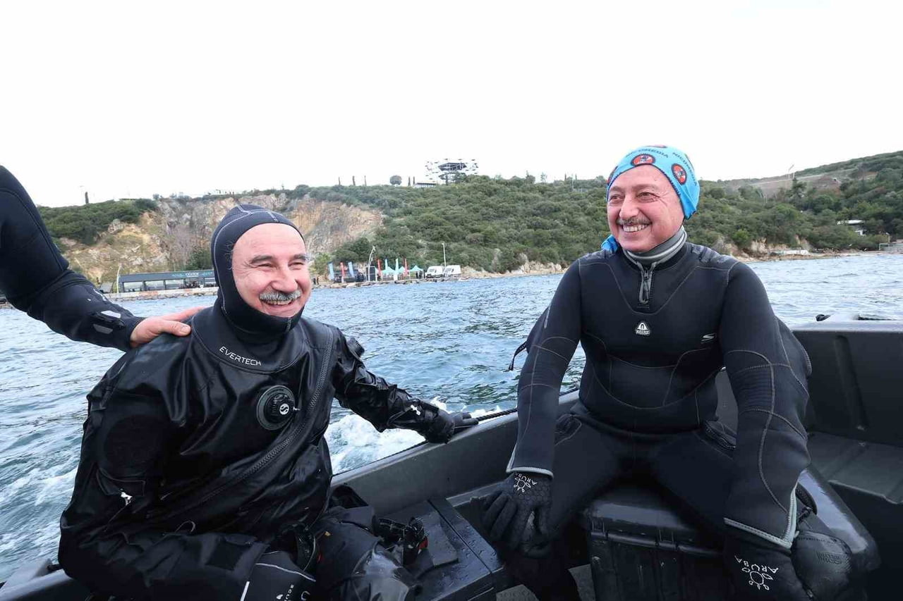 KOCAELİ BÜYÜKŞEHİR BELEDİYE BAŞKANI TAHİR BÜYÜKAKIN, İZMİT KÖRFEZİ'NDEKİ EKOSİSTEM CANLANMASINI VE...