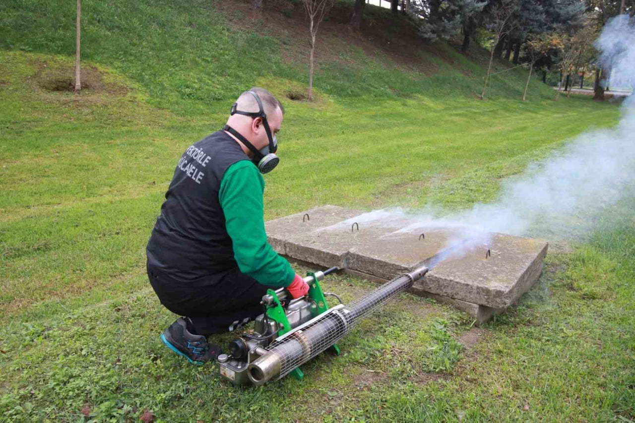 KOCAELİ BÜYÜKŞEHİR BELEDİYESİ EKİPLERİNCE, SİVRİSİNEK VE KARASİNEKLE MÜCADELE ÇALIŞMALARI...