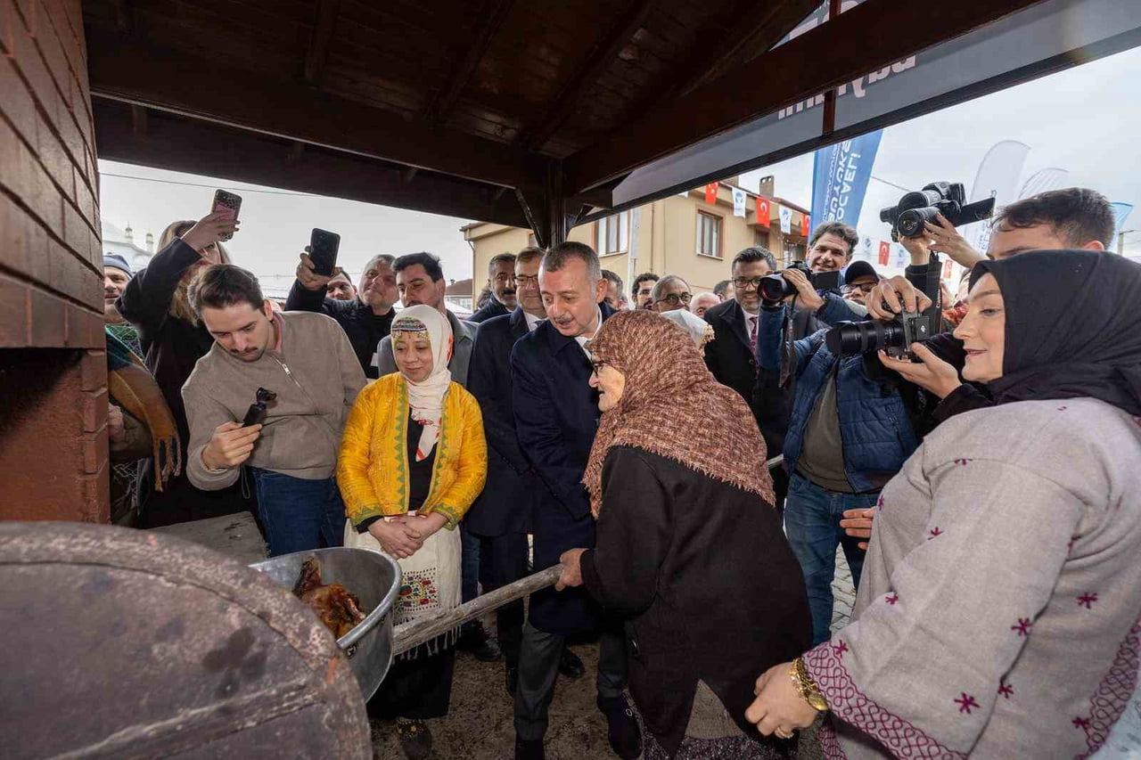 KOCAELİ BÜYÜKŞEHİR BELEDİYESİ’NİN DESTEĞİ VE KOCAELİ KENT KONSEYİ İŞ BİRLİĞİYLE DÜZENLENEN 5....