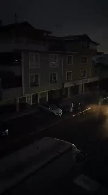 KOCAELİ’DE İKİ GÜN ÖNCE ETKİLİ OLAN ŞİDDETLİ LODOS, ŞEHİRDE BÜYÜK YIKIMA YOL AÇTI. AĞAÇLAR...