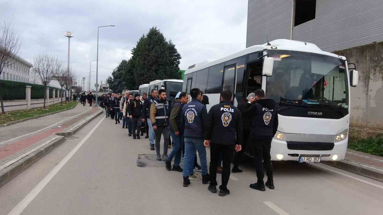 KOCAELİ MERKEZLİ 28 İLDE DÜZENLENEN EŞ ZAMANLI OPERASYONDA, YASA DIŞI BAHİS VE KUMAR OYNATTIKLARI...