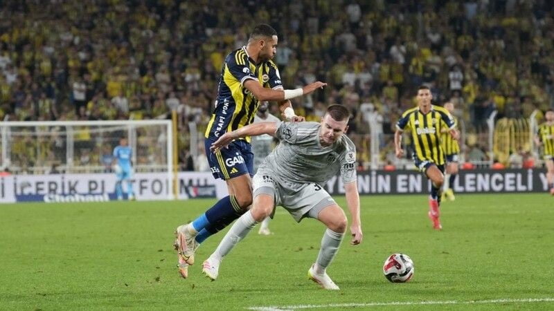 KOCAELİSPOR'DA TEKNİK DİREKTÖR SELÇUK İNAN'IN DÜN DUYURDUĞU OLEKSANDR SYROTA AYRILIĞI RESMEN...