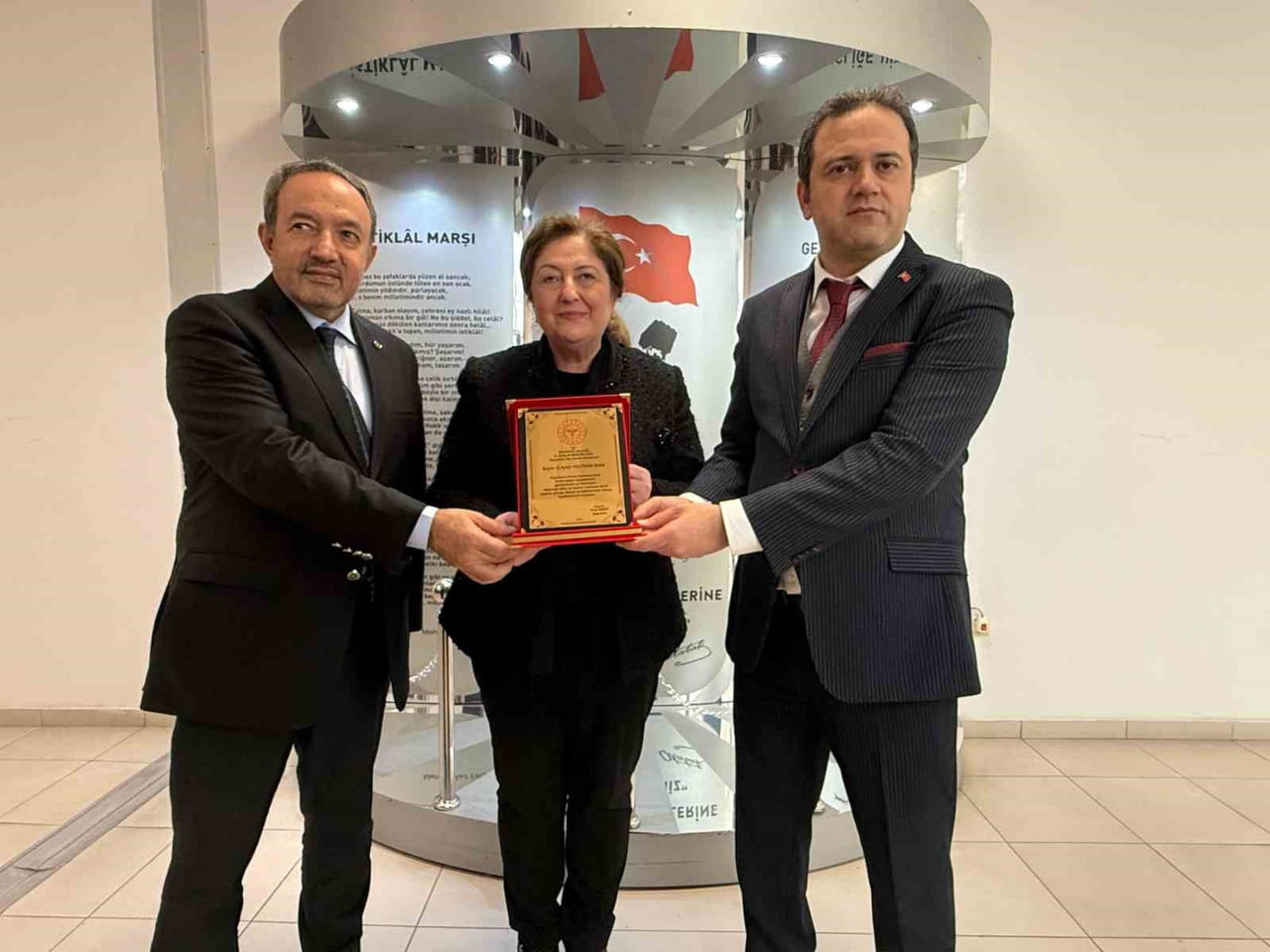 KONUŞMALARIN ARDINDAN KAYMAKAM EYÜP FIRAT VE TEKİRDAĞ HALK SAĞLIĞI HİZMETLERİ BAŞKANI HACI BAYRAM...