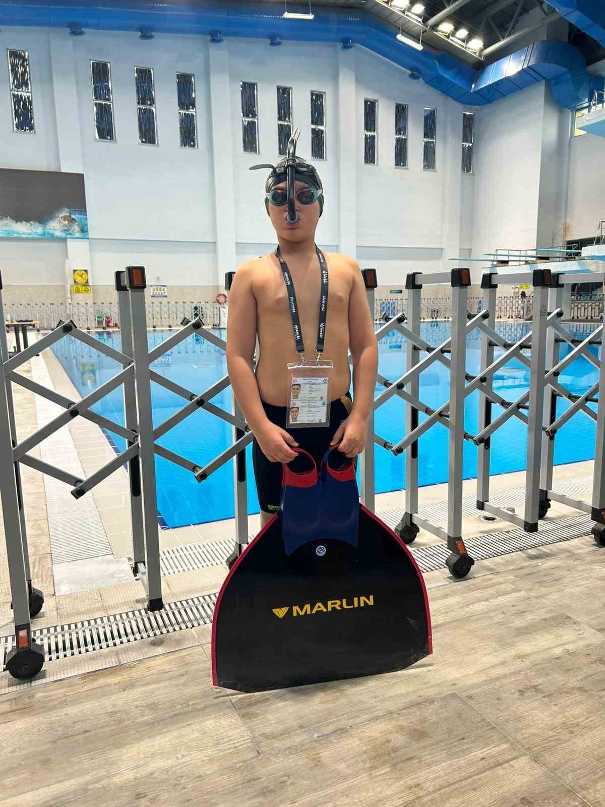 KONYA’DA DÜZENLENEN ŞAMPİYONADA KARABÜKLÜ SPORCU MUHAMMED FATİH LORD, 50 METRE SU ÜSTÜ PALETLİ...