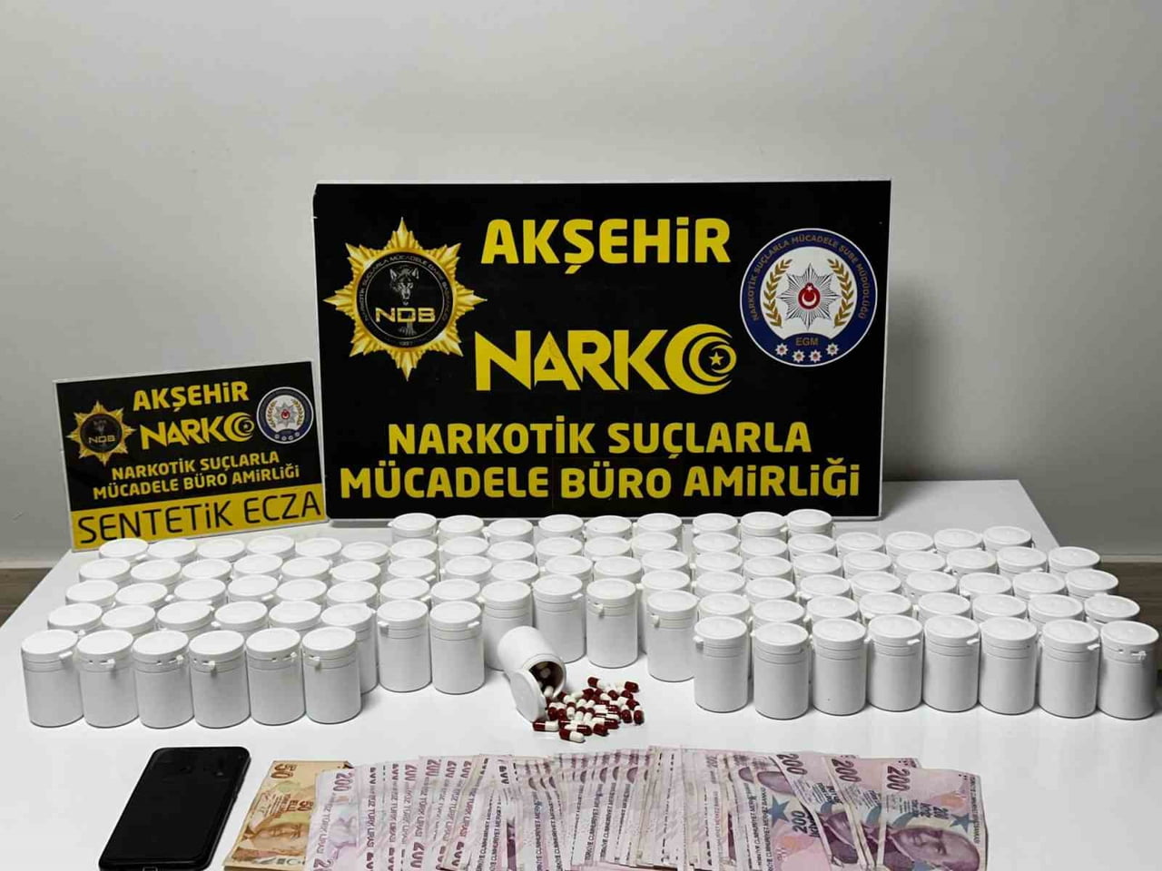 KONYA’NIN AKŞEHİR İLÇESİNDE POLİS EKİPLERİNCE DÜZENLENEN UYUŞTURUCU OPERASYONUNDA 1 ŞÜPHELİ...