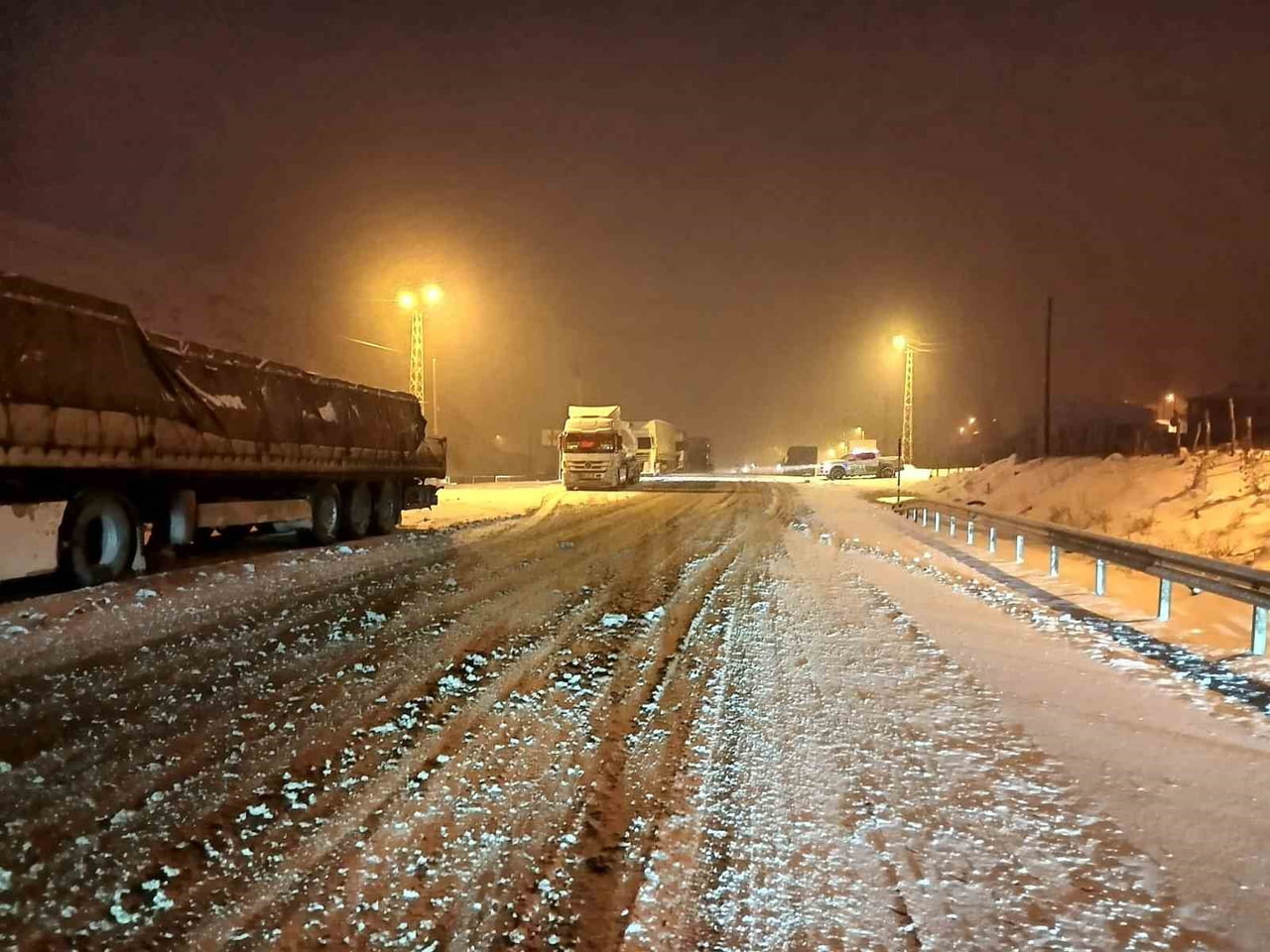 KOP GEÇİDİ’NDE ULAŞIM YENİDEN SAĞLANDI