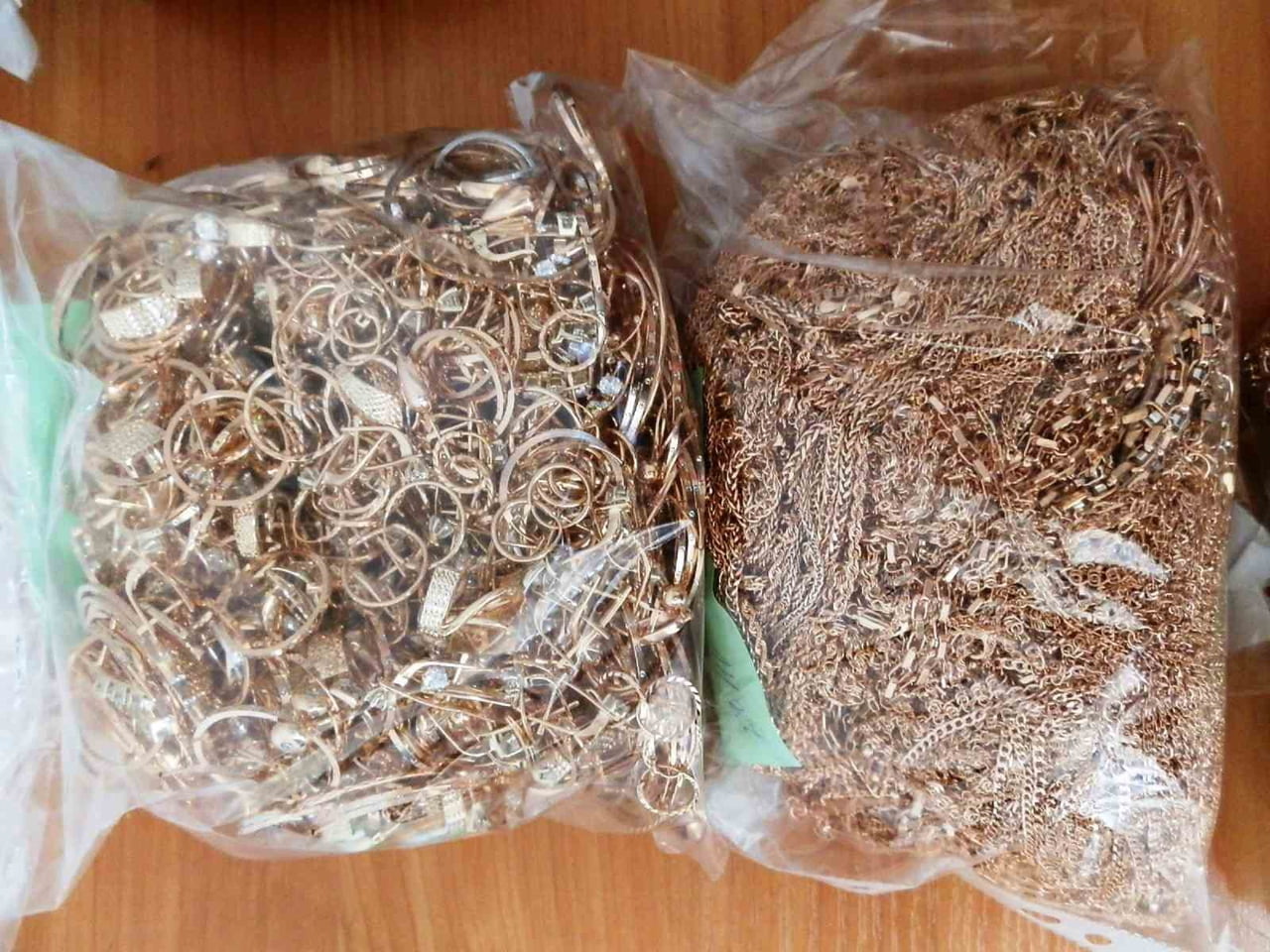 KOSOVA’YA GİDEN 150 BİN EURO DEĞERİNDEKİ ALTIN KOMŞUYA TAKILDI