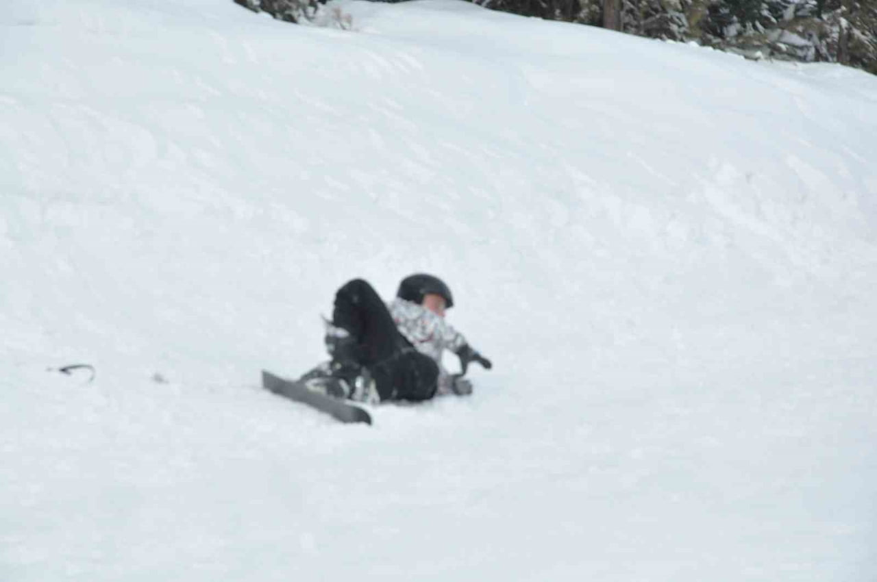 KRİSTAL KARIN MERKEZİ SARIKAMIŞ’A KAYAKSEVERLERDEN YOĞUN İLGİ(MUHAMMET SEFA...