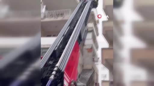 Küçükçekmece’de 1 hafta önce taşındığı evde çıkan yangında kadın hayatını kaybetti