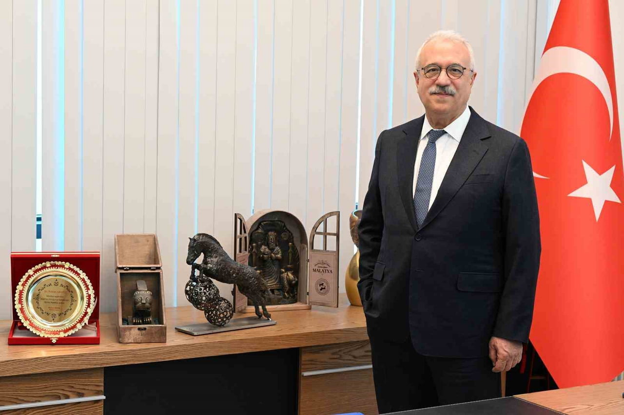 KÜRESEL ÖLÇEKTE HIZLA BÜYÜYEN VERİ MERKEZİ YATIRIMLARI, BÜYÜK FIRSATLAR SUNUYOR.