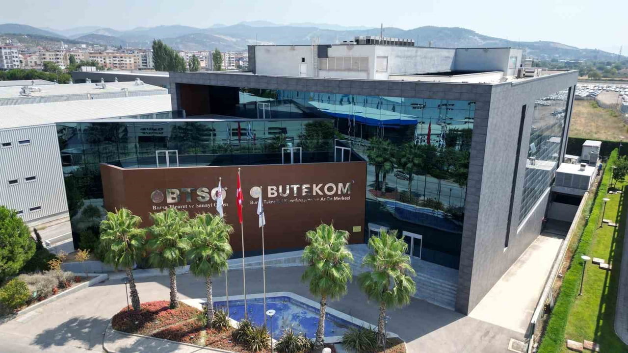 KÜRESEL REKABETİN GİDEREK TEKNOLOJİ, AR-GE VE YÜKSEK KATMA DEĞER EKSENİNDE ŞEKİLLENDİĞİ GÜNÜMÜZDE...