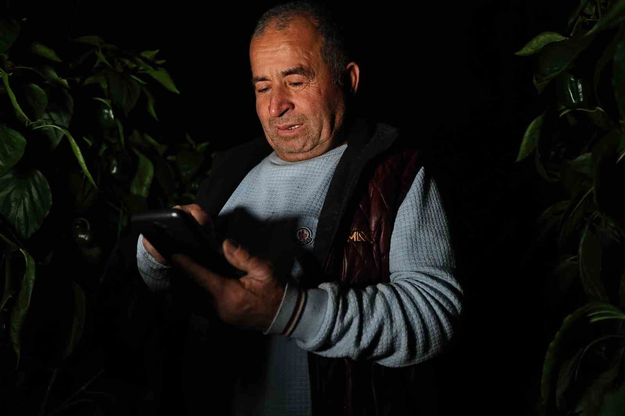 KURŞUNLU MAHALLESİ'NDE SERACILIK YAPAN ALİ PATIR SİSTEMİN BÜYÜK KOLAYLIK SAĞLADIĞINI...