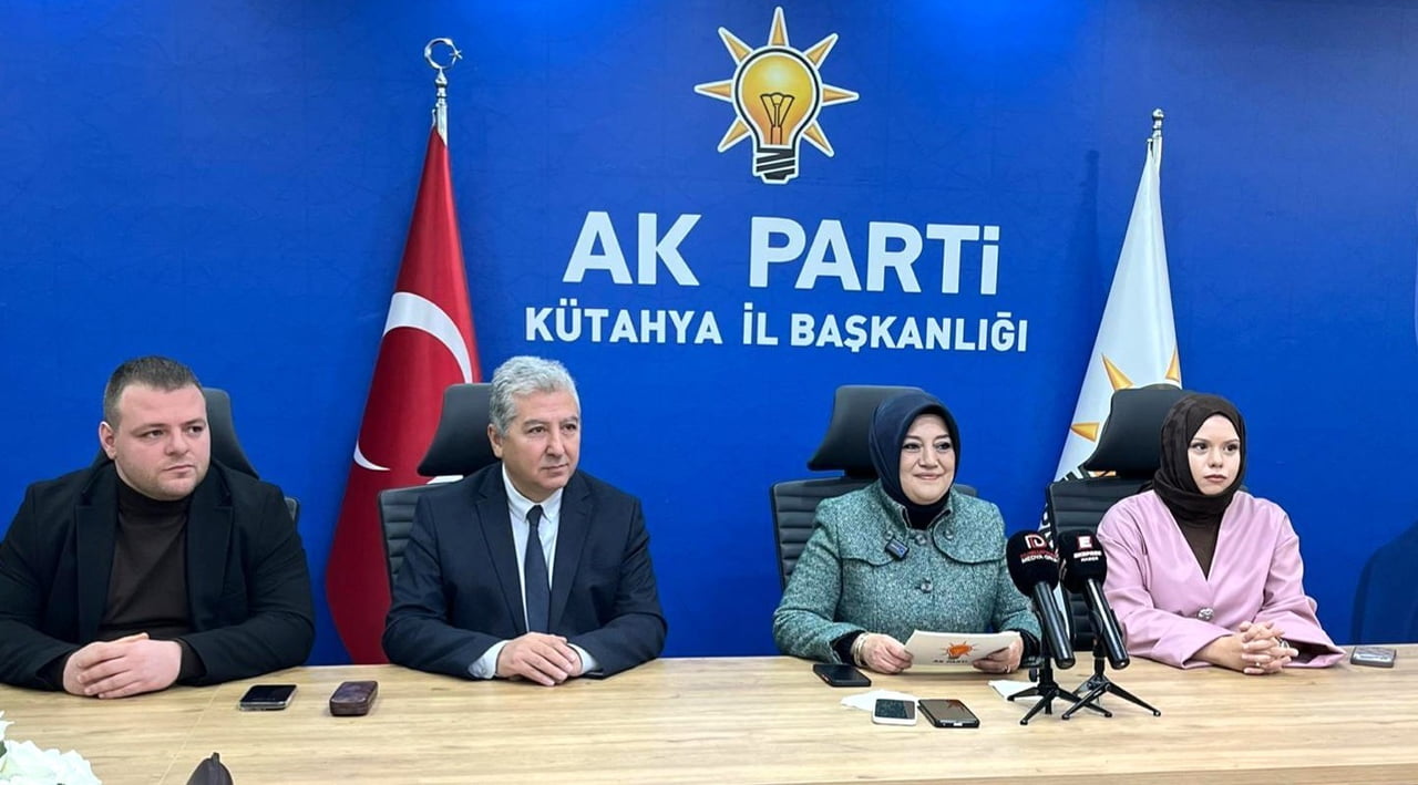 KÜTAHYA'DA AK PARTİ'YE 7 BİN 828 YENİ ÜYE
