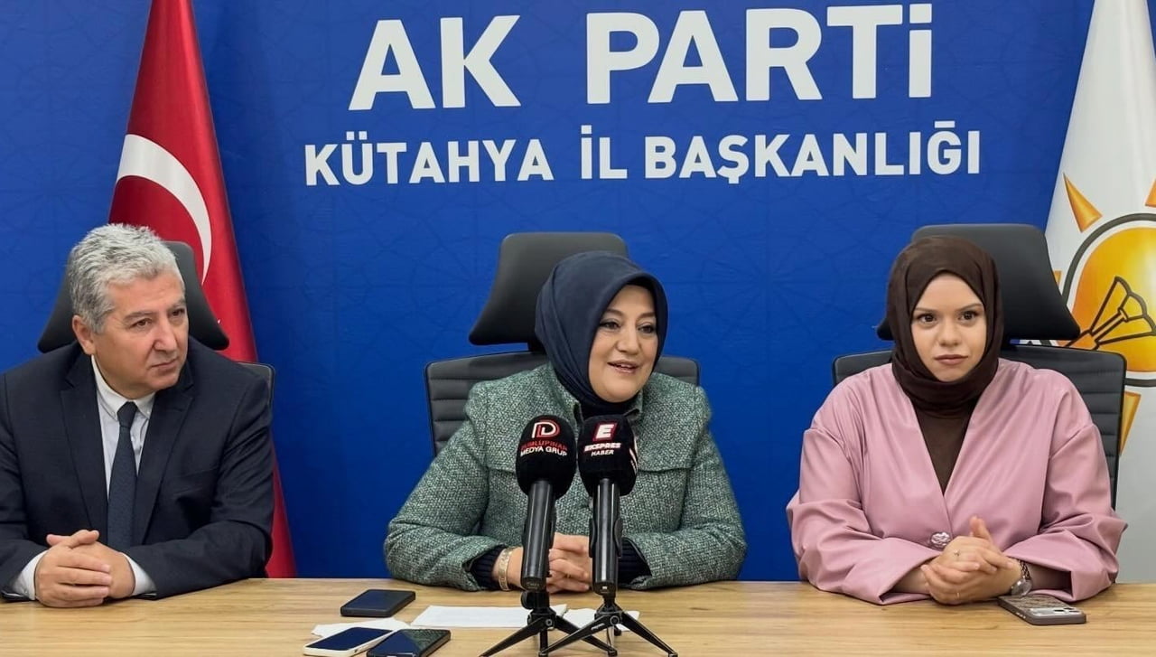 KÜTAHYA'DA AK PARTİ'YE 7 BİN 828 YENİ ÜYE