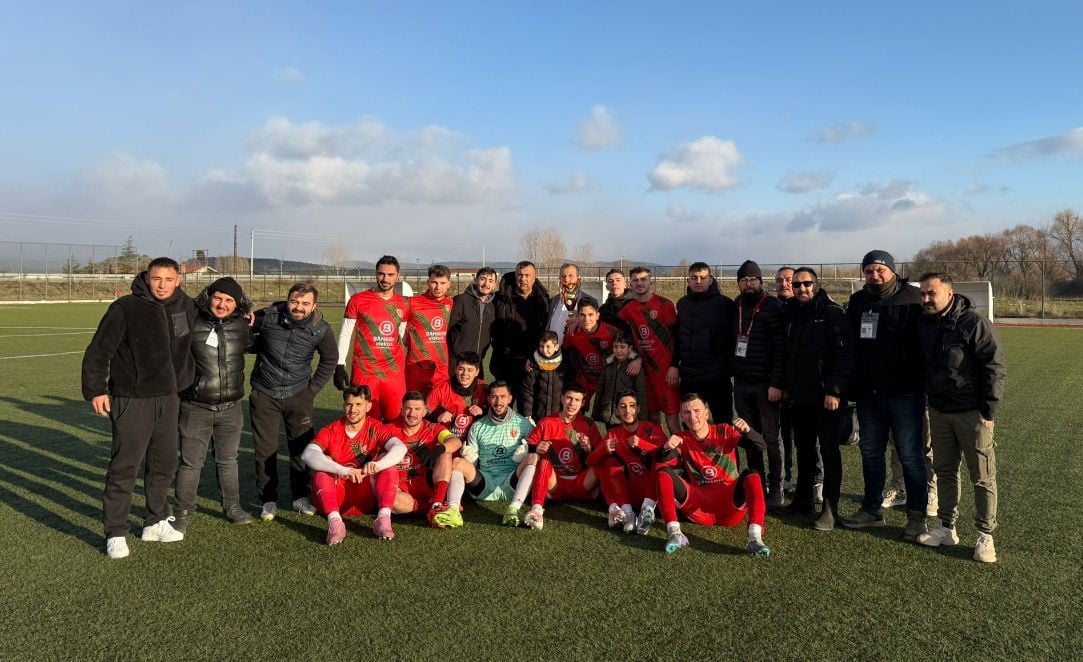 KÜTAHYA'NIN TAVŞANLI İLÇESİNDE BALIKÖY GENÇYURDU SPOR'UN GEÇTİĞİMİZ SEZONDAN KALAN ŞAMPİYONLUK...