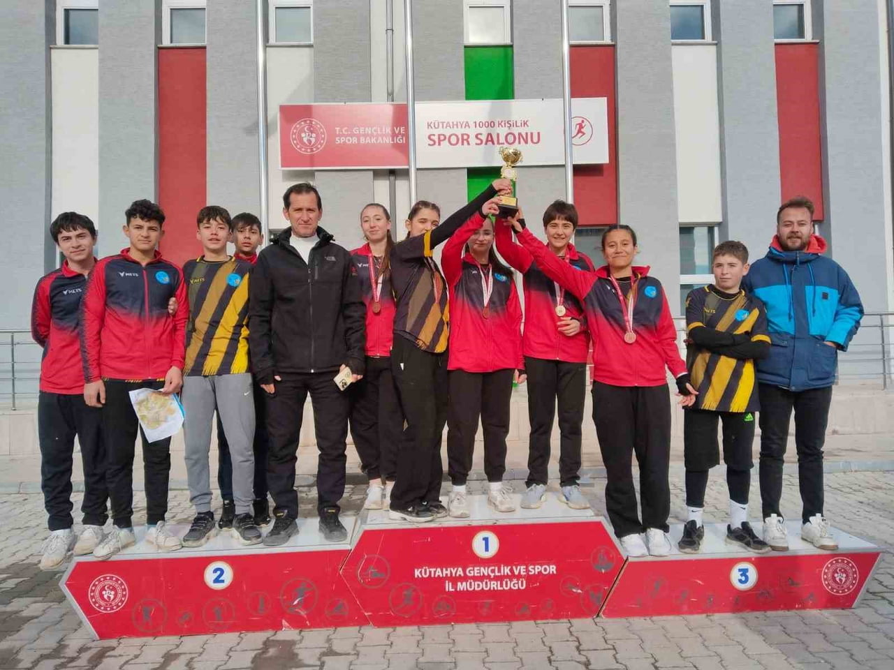 KÜTAHYA’DA DÜZENLENEN OKUL SPORLARI ORYANTİRİNG İL YARIŞLARI’NA BU YIL İLK KEZ KATILAN PAZARLAR...