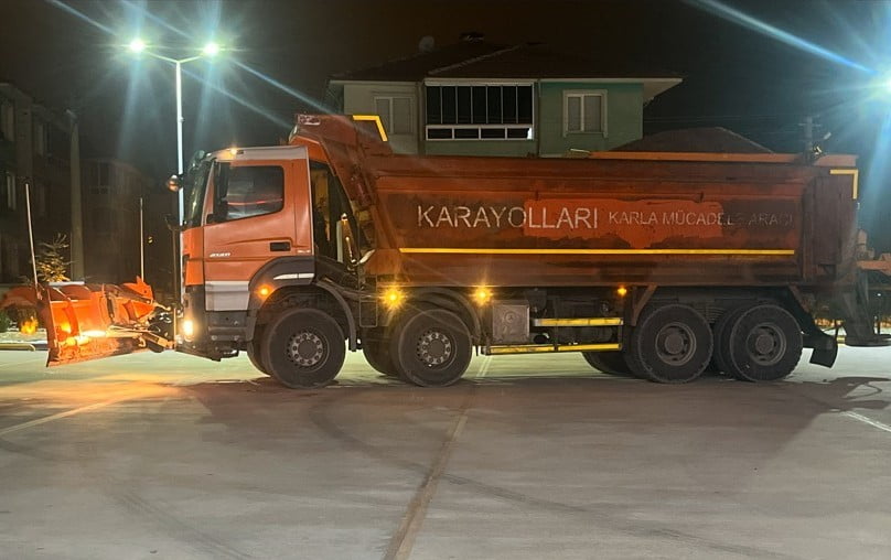 KÜTAHYA’DA KARAYOLLARI EKİPLERİ TEYAKKUZDA