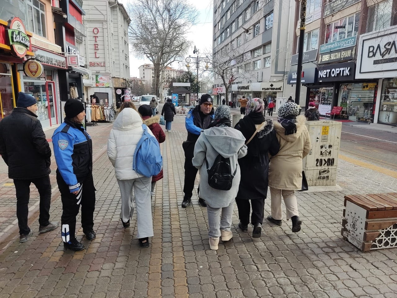 KÜTAHYA’DA SEMT PAZARLARINDA DOLANDIRICILIĞA KARŞI BİLGİLENDİRME ÇALIŞMASI