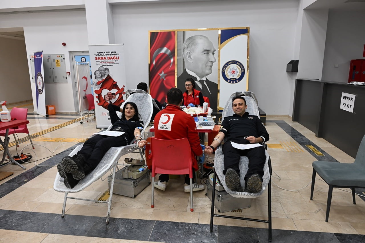 KÜTAHYA İL EMNİYET MÜDÜRLÜĞÜNDEN KAN BAĞIŞI KAMPANYASINA DESTEK