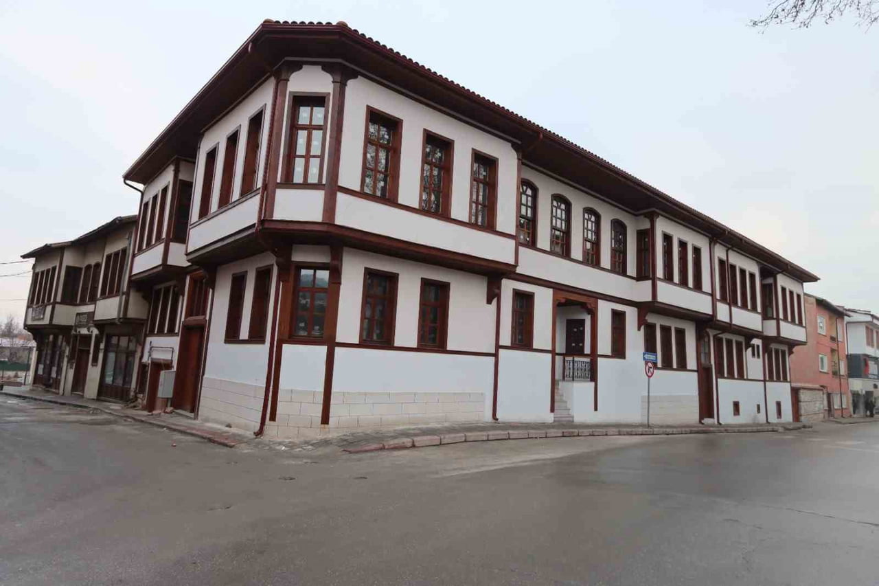 KÜTAHYA İL ÖZEL İDARESİ'NDEN KÜLTÜR VE SANATA YENİ MEKÂNLAR