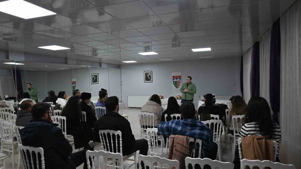 KUZEY KAFKAS KARAÇAY-MOLKAR DERNEĞİ'NDE DÜZENLENEN ETKİNLİKTE KONUŞAN KÜRESEL BULUT ÇÖZÜMLERİ...