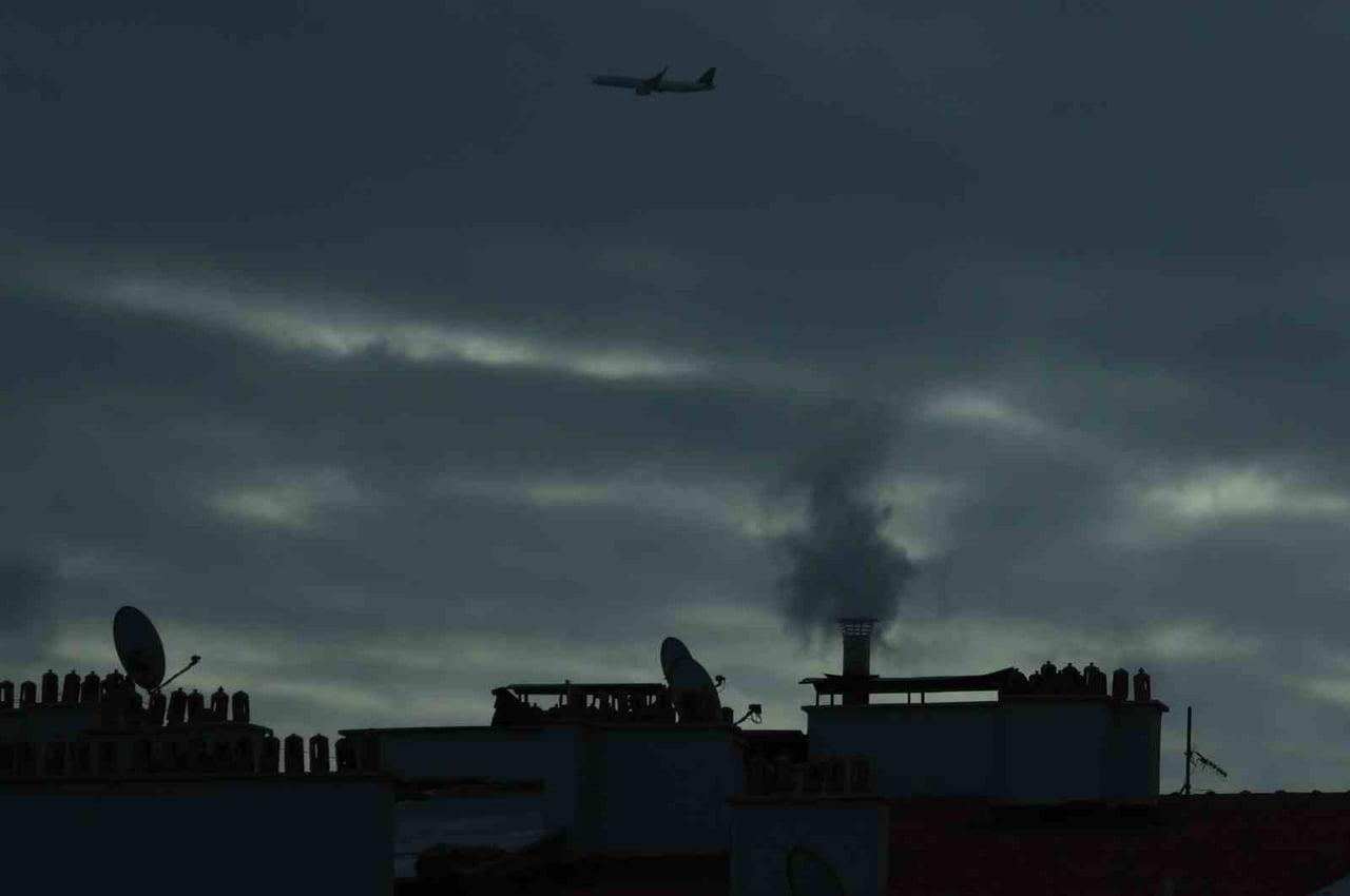 LODOSUN ETKİLİ OLDUĞU BÖLGELERDE KARBONMONOKSİT ZEHİRLENMESİ RİSKİ ARTIYOR. VATANDAŞLARI SOBA VE...