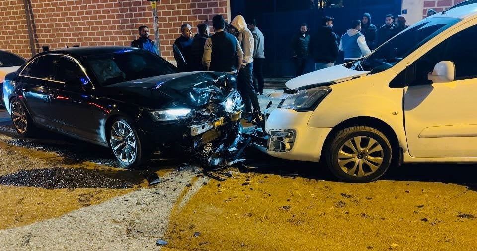 LÜKS ARAÇTAKİ HASARI GÖRENLER GÖZLERİNE İNANMADI