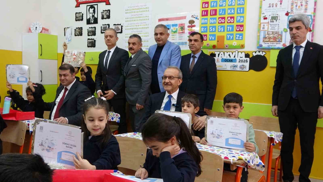 MALATYA’DA 151 BİN 899 ÖĞRENCİ KARNE ALDI