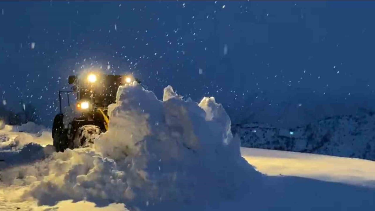 MALATYA’DA 53 MAHALLEDE YOL ULAŞIMA AÇILDI