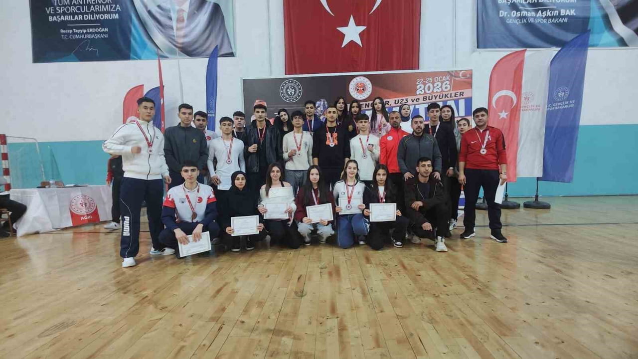 MALATYA, MUAY THAİ ŞAMPİYONASI’NDAN 25 MADALYAYLA DÖNDÜ