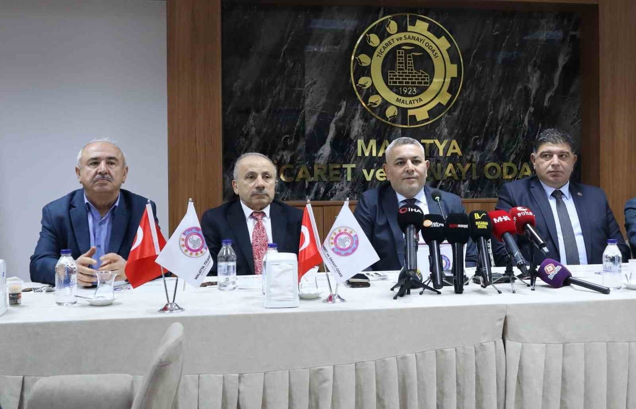 MALATYA TİCARET VE SANAYİ ODASI (MTSO) BAŞKANI OĞUZHAN ATA SADIKOĞLU, 10 OCAK ÇALIŞAN GAZETECİLER...