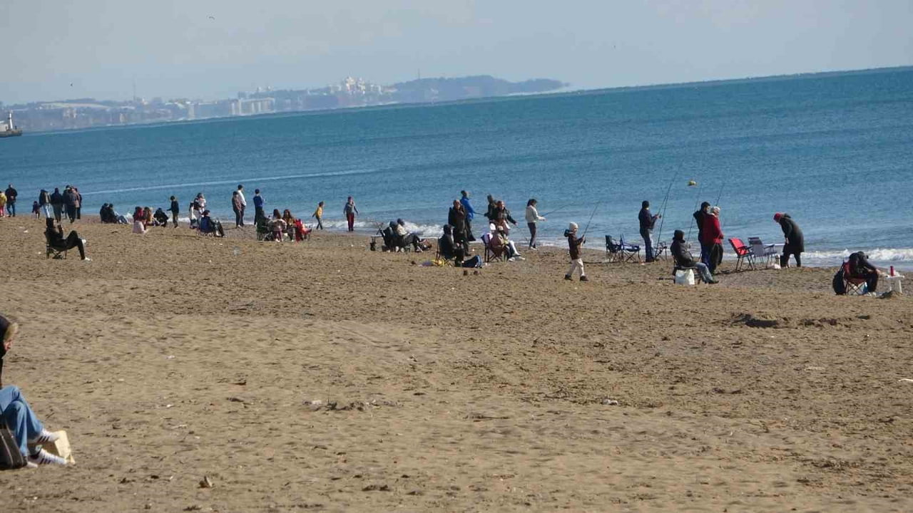 MANAVGAT’TA 8-10 DERECELERDE SEYREDEN HAVA SICAKLIĞI VE YÜZÜNÜ GÖSTEREN GÜNEŞİN ARDINDAN...