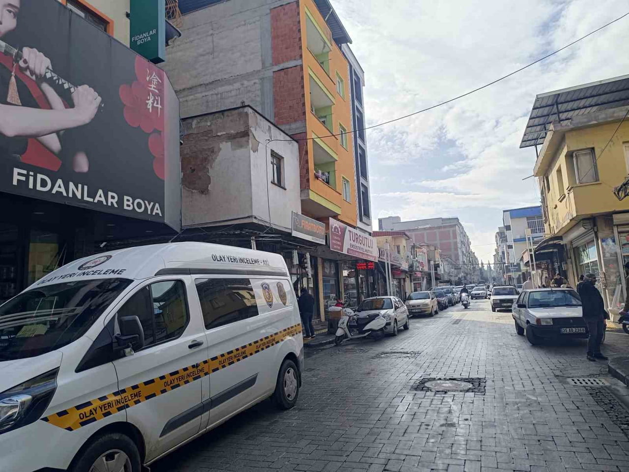 MANİSA'NIN TURGUTLU İLÇESİNDE MEYDANA GELEN OLAYDA 3 AYLIK BEBEK Ş.A.Y.'IN UYUDUĞU YATAKTA ÖLÜ...