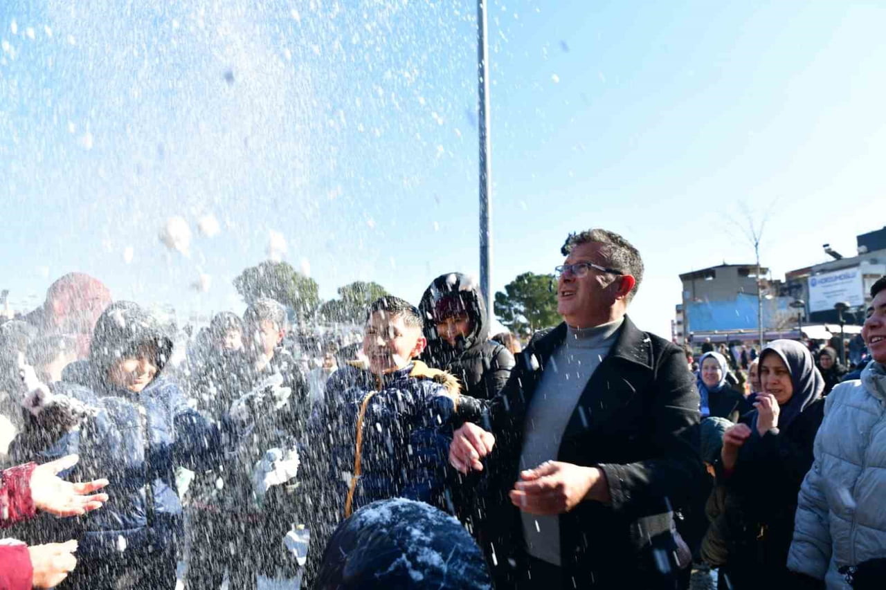 MANİSA’NIN ALAŞEHİR İLÇESİNDE, YARIYIL TATİLİNE GİREN ÇOCUKLAR İÇİN BELEDİYE TARAFINDAN KAR...
