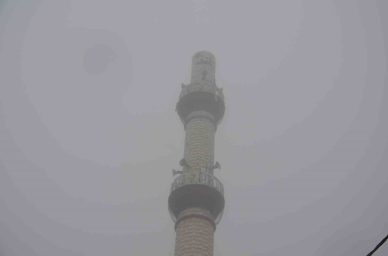 MANİSA’NIN DEMİRCİ İLÇESİNE BAĞLI MAHMUTLAR MAHALLESİ’NDE ETKİLİ OLAN ŞİDDETLİ FIRTINA, MAHALLE...