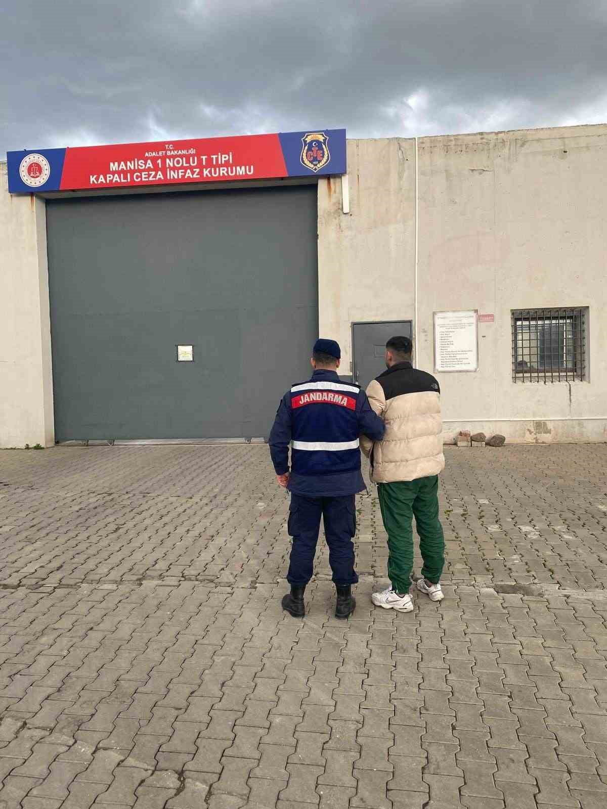 MANİSA’NIN YUNUSEMRE İLÇESİNDE, HAKKINDA 38 YIL 4 AY KESİNLEŞMİŞ HAPİS CEZASI BULUNAN ARANAN ŞAHIS...