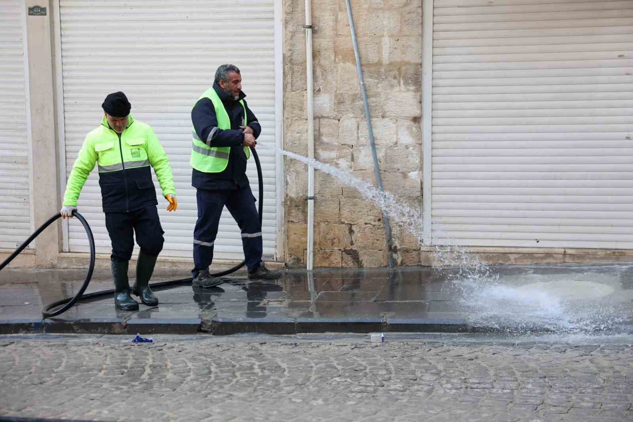 MARDİN BÜYÜKŞEHİR BELEDİYESİ ÇEVRE KORUMA VE KONTROL DAİRE BAŞKANLIĞI EKİPLERİ, KENT GENELİNDE...