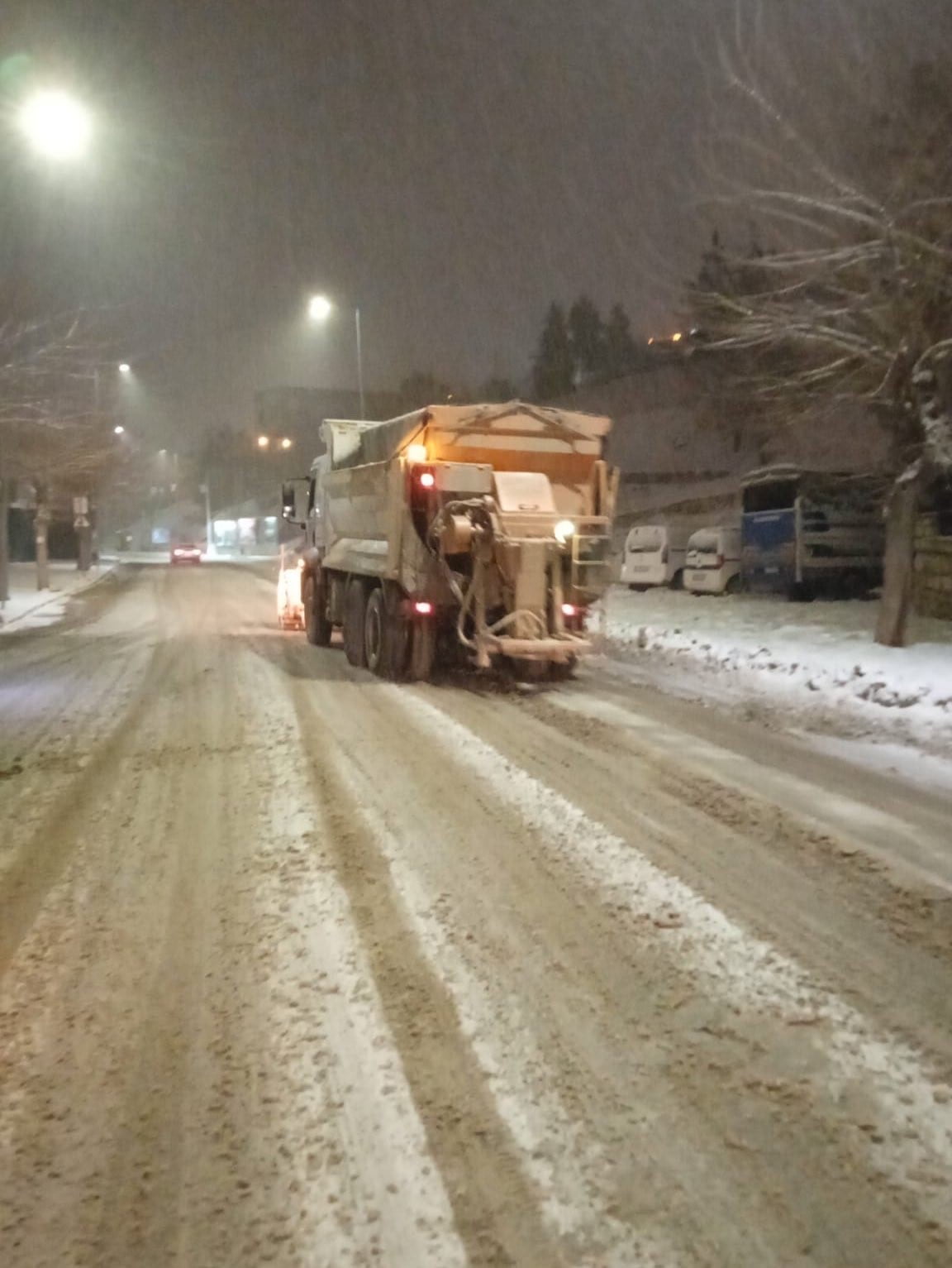 MARDİN’DE ETKİLİ OLAN KAR YAĞIŞININ ARDINDAN MARDİN BÜYÜKŞEHİR BELEDİYESİ EKİPLERİ, KENT GENELİNDE...