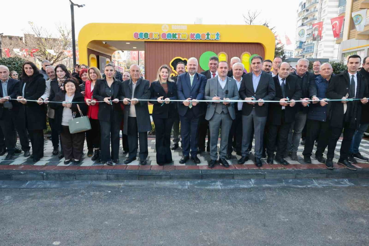 MENEMEN BELEDİYE BAŞKANI AYDIN PEHLİVAN'IN EV SAHİPLİĞİNDE GERÇEKLEŞTİRİLEN AÇILIŞA AK PARTİ İZMİR...