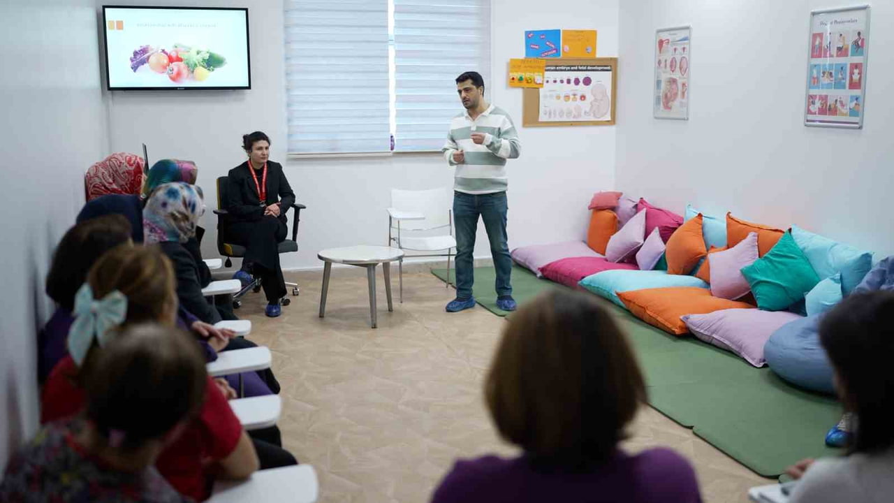 MENOPOZ OKULU’NDA KADIN SAĞLIĞINA YÖNELİK EĞİTİMLER SÜRÜYOR