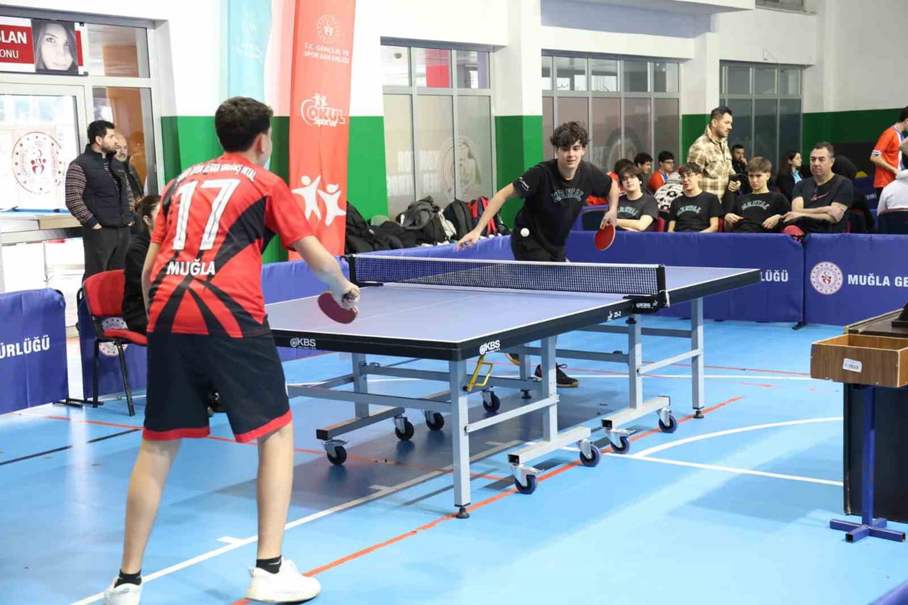 MENTEŞE ANADOLU LİSESİ MASA TENİSİ TAKIMI ÜST ÜSTE 3’ÜNCÜ İL ŞAMPİYONLUĞUNU ELDE...