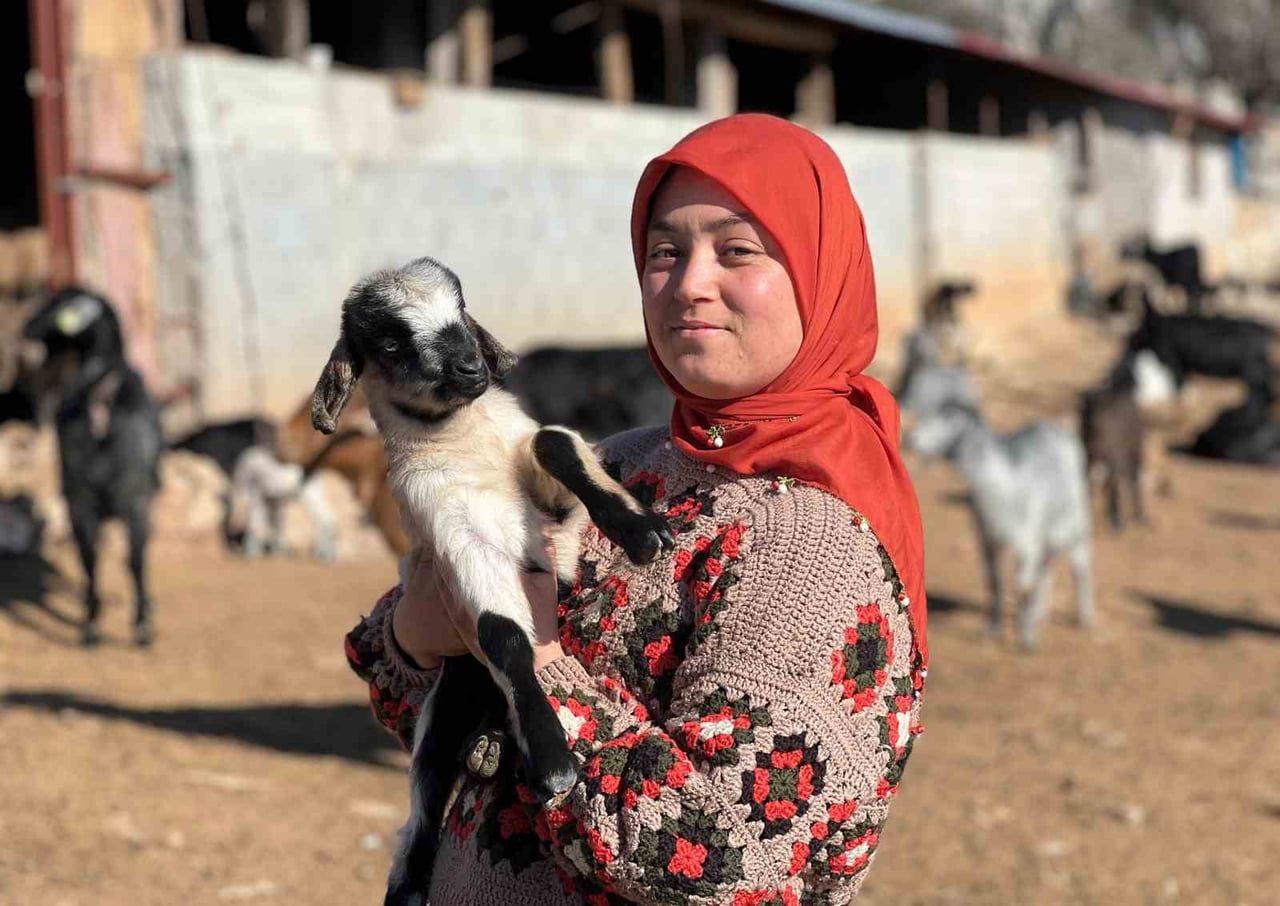 MERSİN'DE ÜNİVERSİTE EĞİTİMİNİ TAMAMLADIKTAN SONRA ŞEHİR YAŞAMINI GERİDE BIRAKARAK KÖYDEKİ...