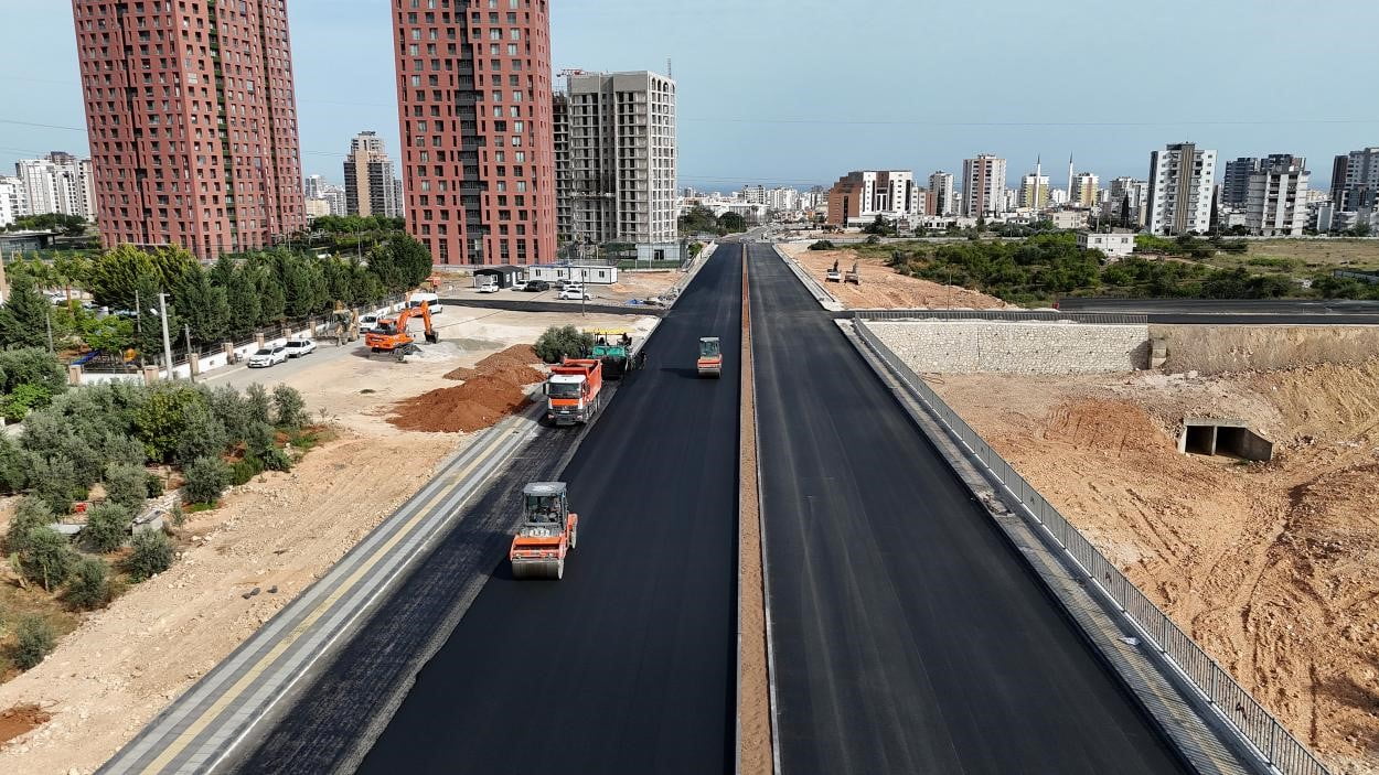 MERSİN BÜYÜKŞEHİR BELEDİYESİ, 2025 YILI BOYUNCA 13 İLÇEDE YÜRÜTTÜĞÜ KAPSAMLI YOL, ASFALT VE KAVŞAK...