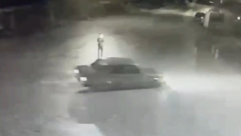 MERSİN’DE DRİFT YAPARAK TRAFİK GÜVENLİĞİNİ TEHLİKEYE ATAN SÜRÜCÜYE 58 BİN 217 TL İDARİ PARA CEZASI...